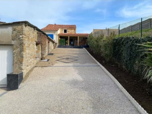 Terrase, cour, allée 01